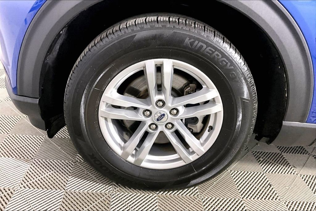 Certified 2023 Ford Explorer XLT w/ Equipment Group 202A RWD image 7