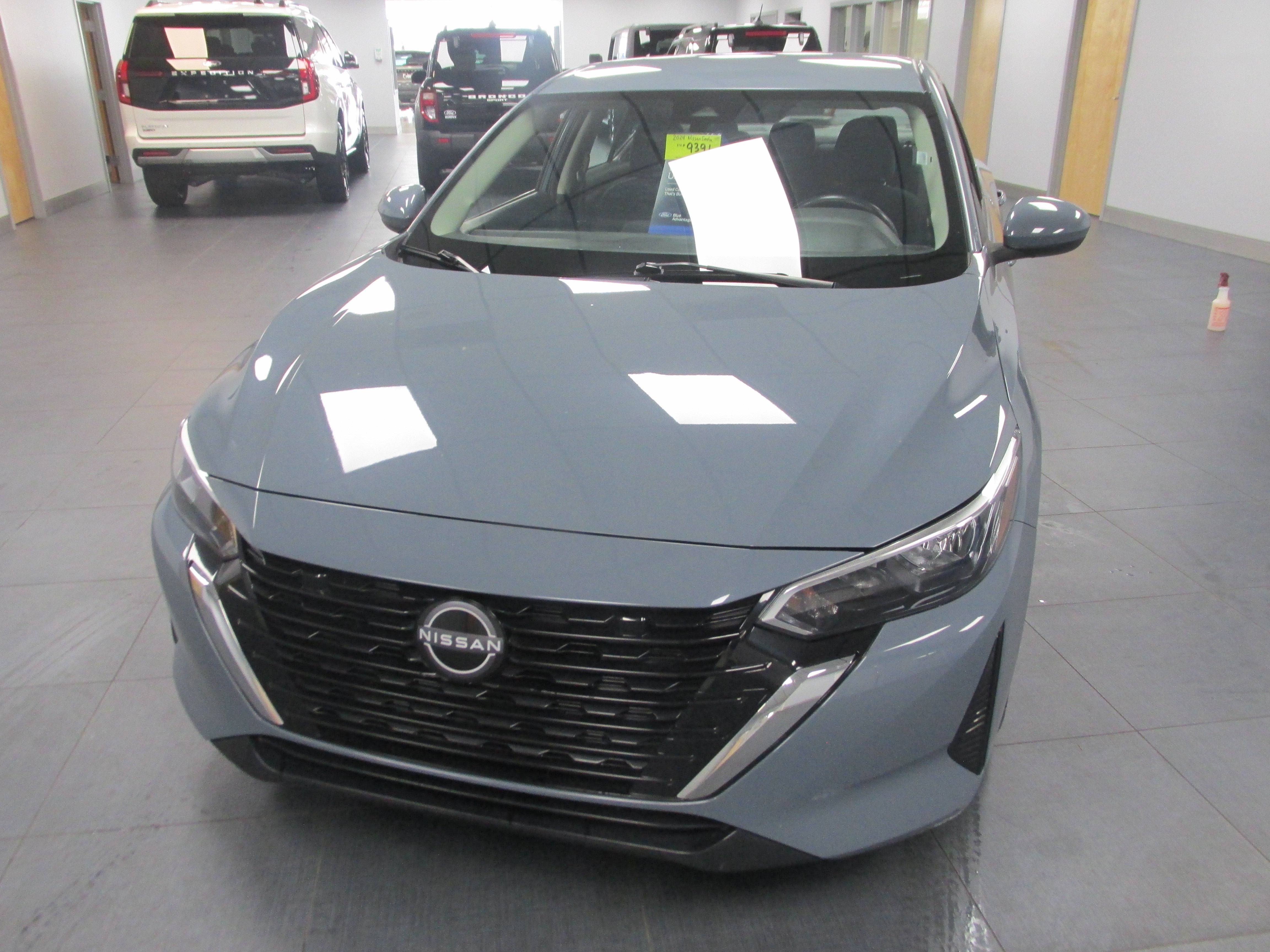 Used 2024 Nissan Sentra SV w/ All-Weather Package FWD image 2