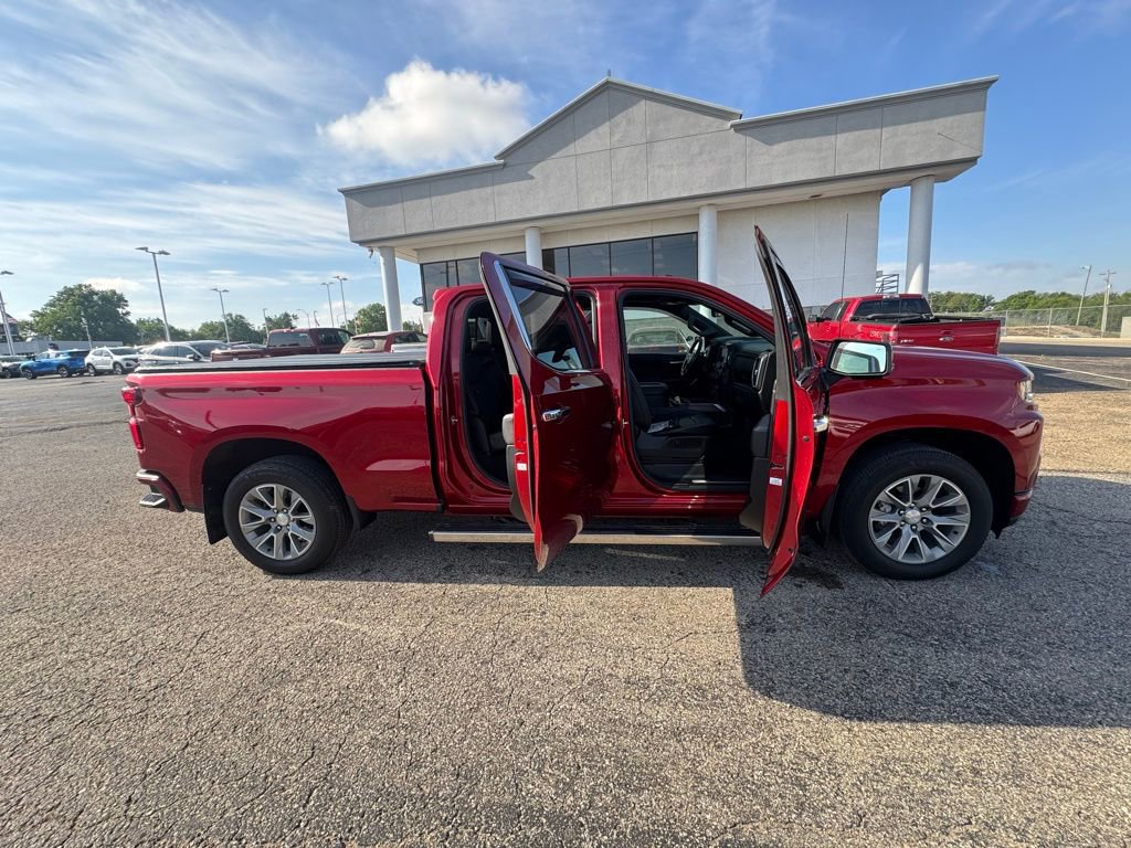 Used 2021 Chevrolet Silverado 1500 High Country w/ Technology Package AWD/4WD image 8