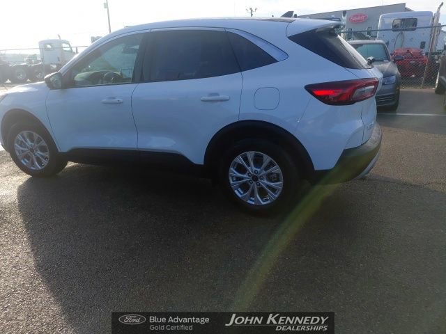 Certified 2024 Ford Escape Active w/ Cold Weather Package image 3