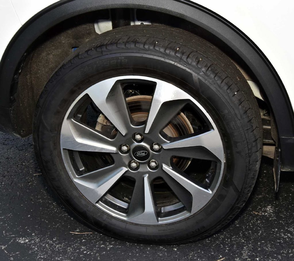 Certified 2023 Ford Escape Platinum AWD/4WD image 9