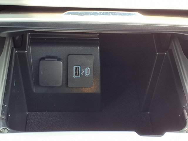 Certified 2024 Ford Explorer XLT w/ Equipment Group 202A AWD/4WD image 11
