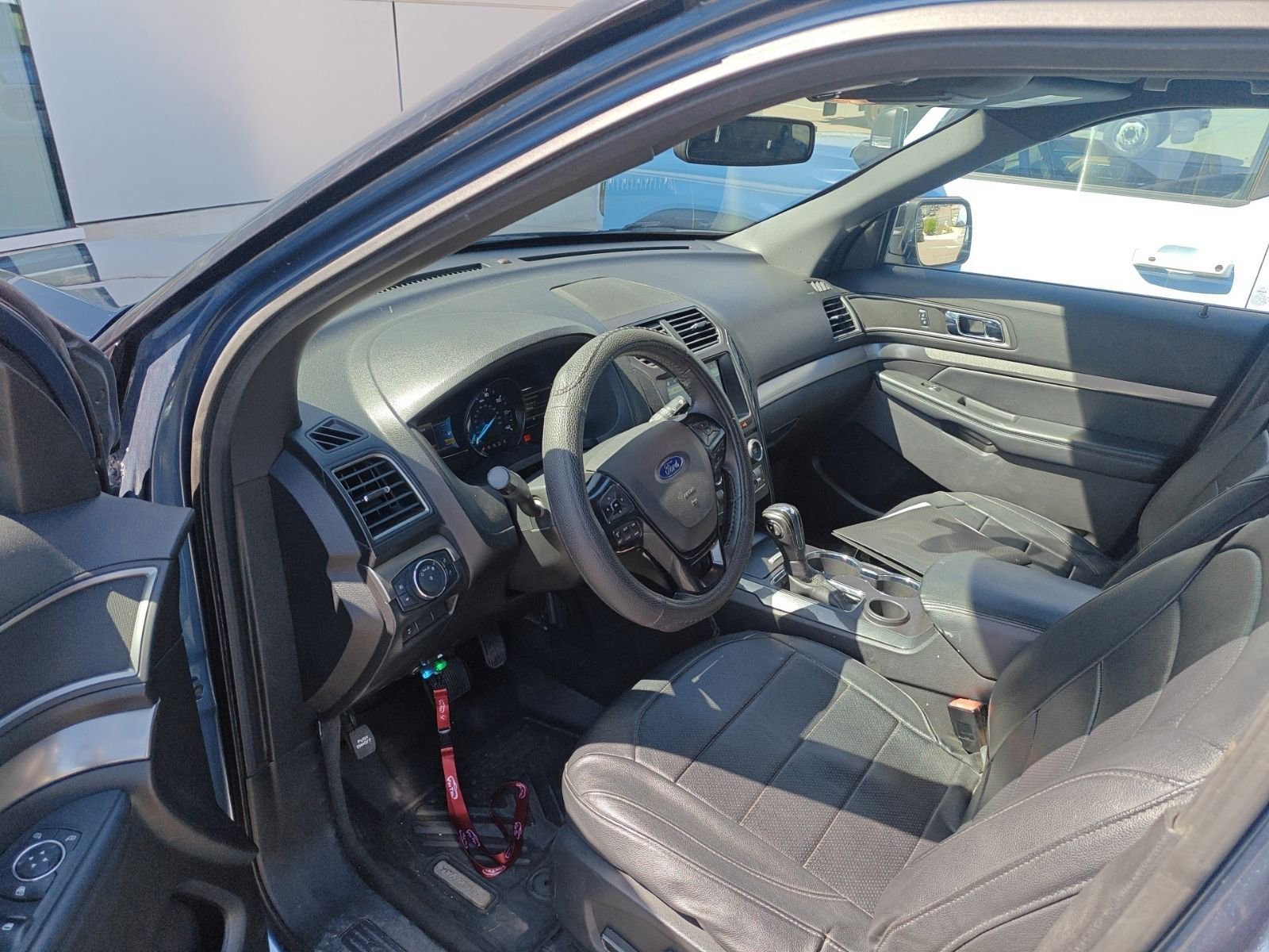 Certified 2018 Ford Explorer XLT w/ Equipment Group 202A FWD image 5