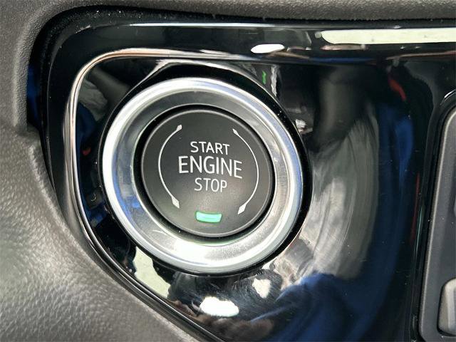 Used 2025 Chevrolet Silverado 1500 ZR2 w/ Technology Package image 34