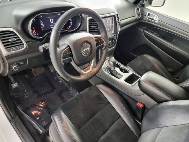 Used 2018 Jeep Grand Cherokee Altitude AWD/4WD image 12