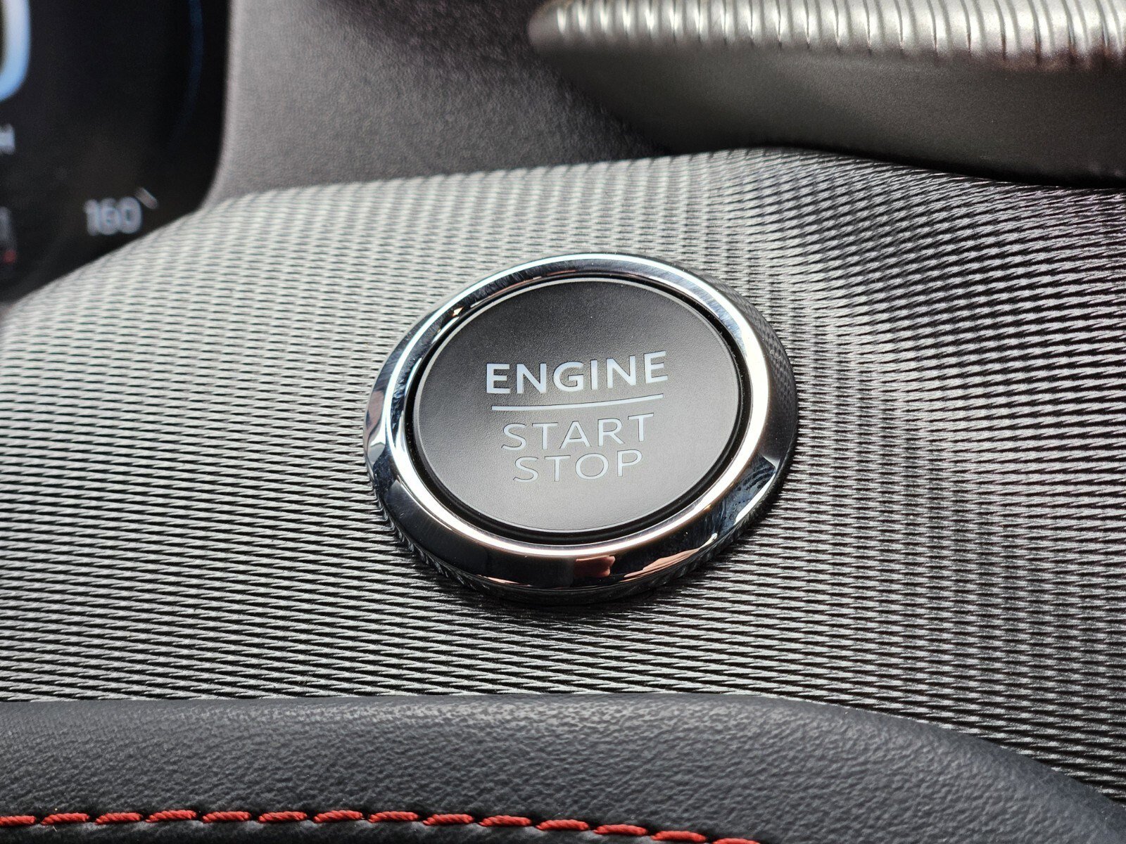 Certified 2025 Ford Explorer ST-Line image 24