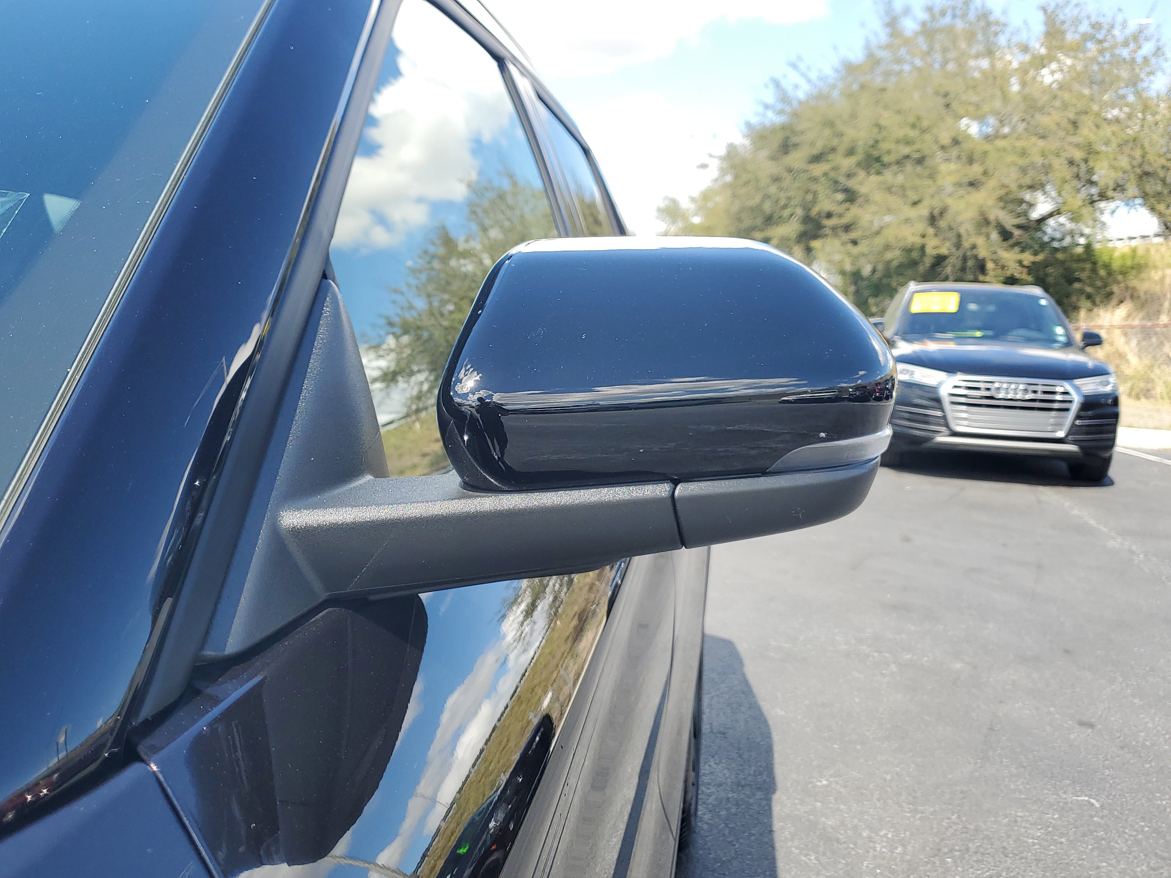 Certified 2025 Ford Explorer ST-Line w/ Premium Package image 7