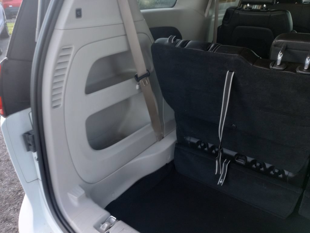 Used 2023 Chrysler Pacifica Touring-L FWD image 15