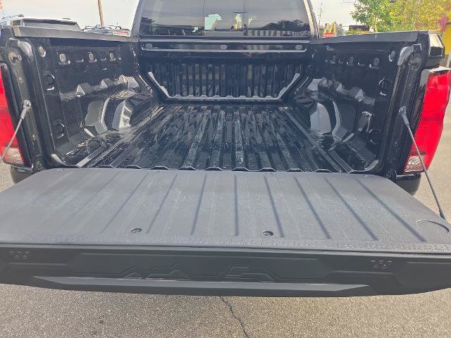 Used 2024 Chevrolet Colorado Z71 w/ Safety Package AWD/4WD image 2