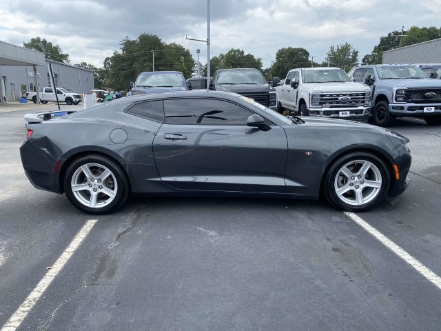 Used 2018 Chevrolet Camaro LT RWD image 8