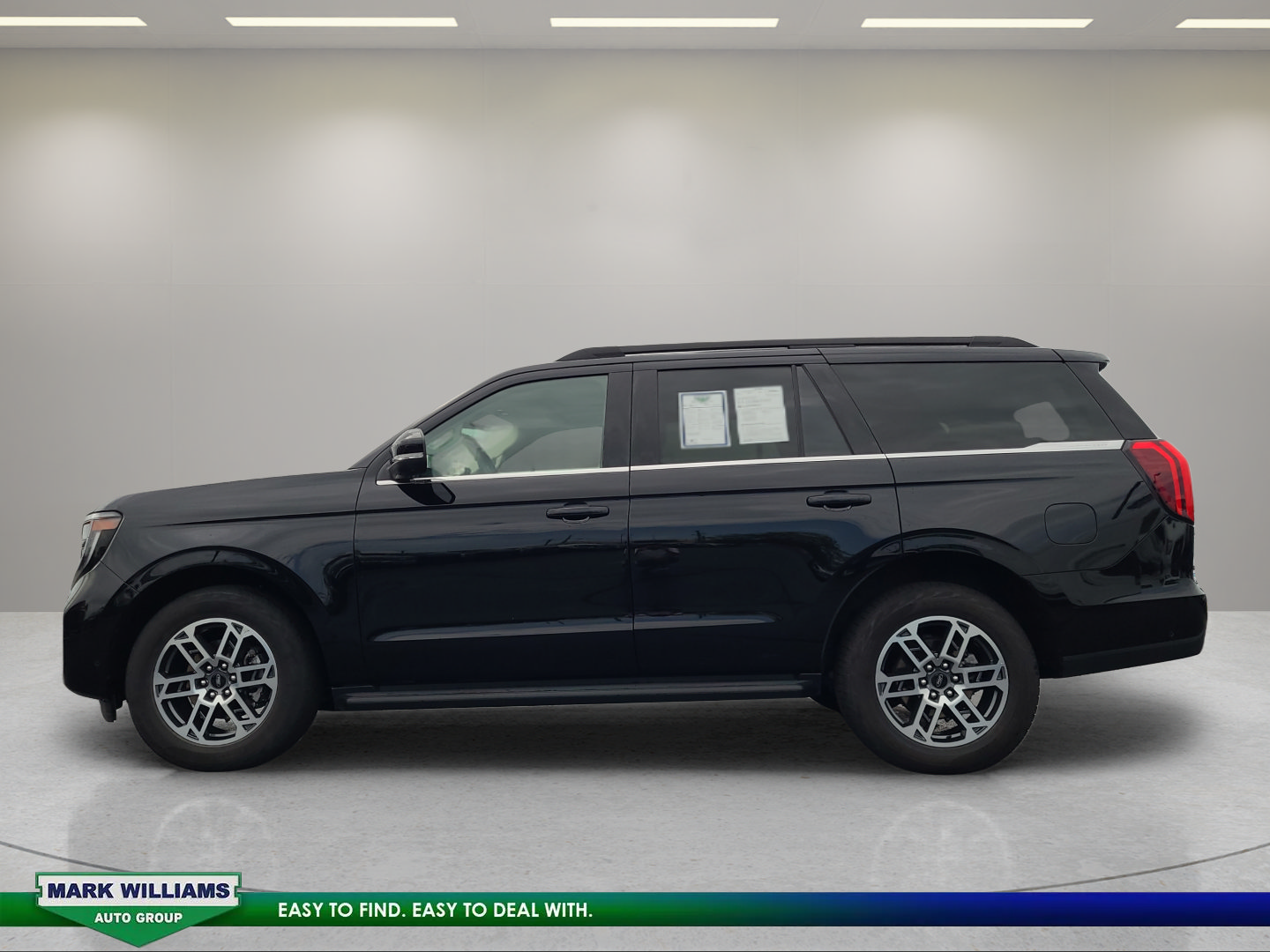 Certified 2025 Ford Expedition Active AWD/4WD image 7
