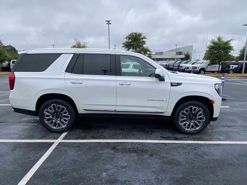 Used 2023 GMC Yukon Denali Ultimate AWD/4WD image 8