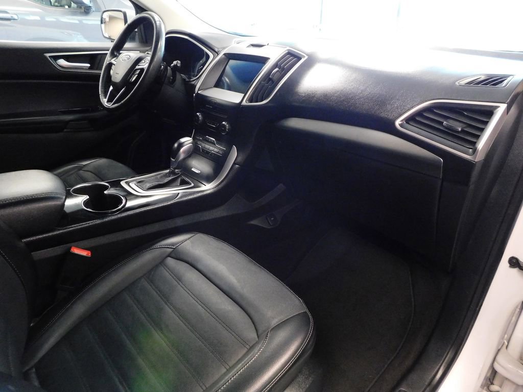 Certified 2018 Ford Edge SEL w/ Equipment Group 201A AWD/4WD image 45