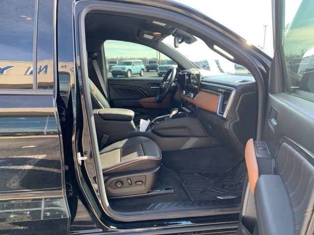 Used 2023 GMC Canyon AT4 w/ AT4 Premium Package image 14