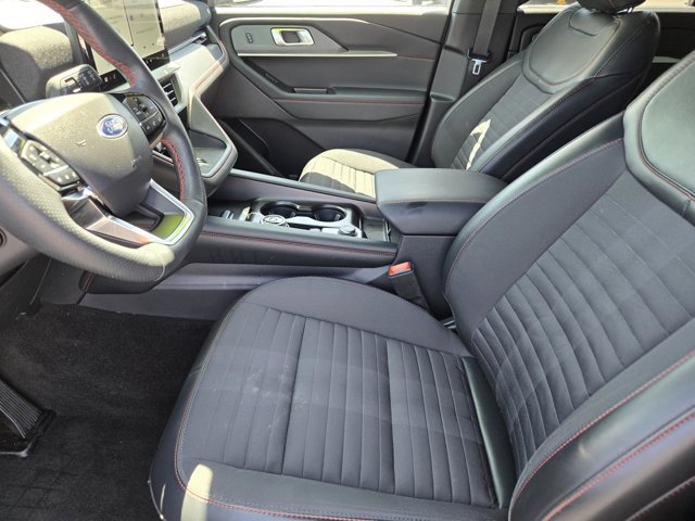 Certified 2025 Ford Explorer ST-Line w/ Premium Package AWD/4WD image 17