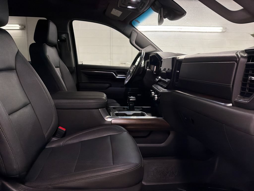 Used 2023 GMC Sierra 1500 SLT w/ SLT Premium Plus Package AWD/4WD image 29