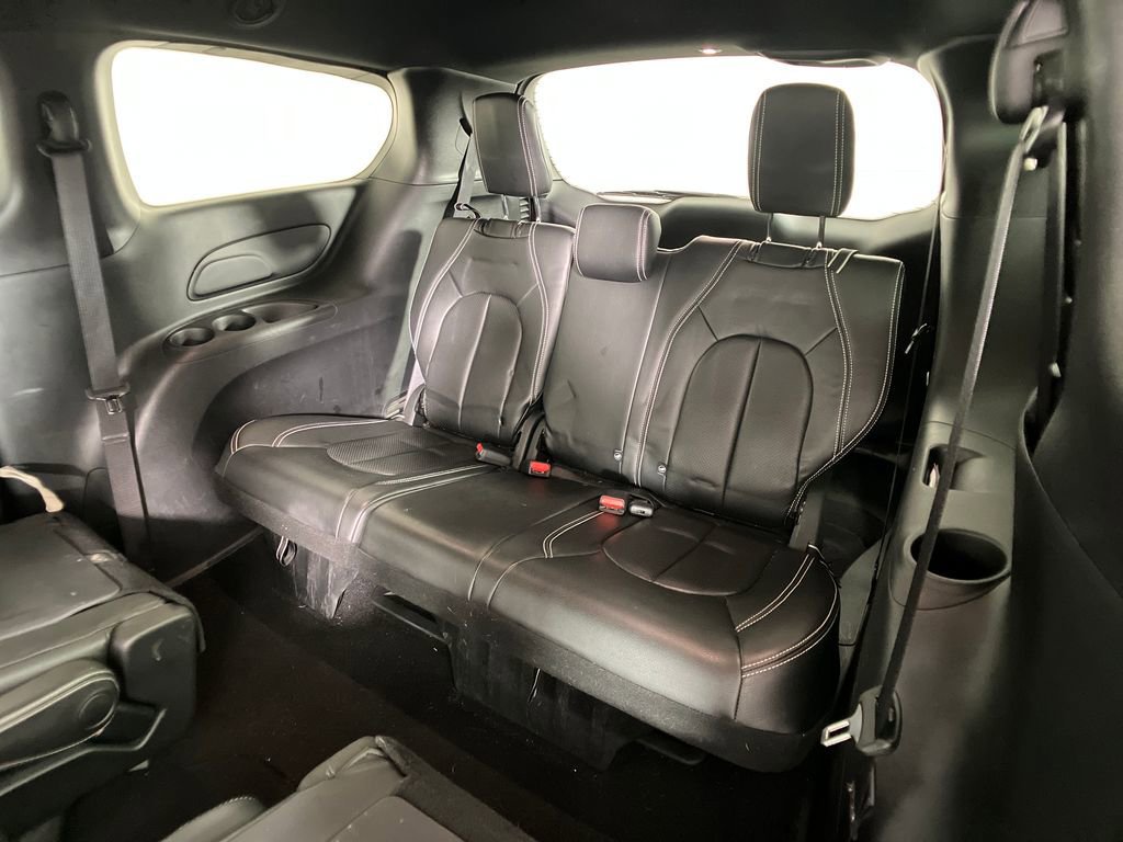Used 2020 Chrysler Pacifica Touring w/ S Appearance Package image 31