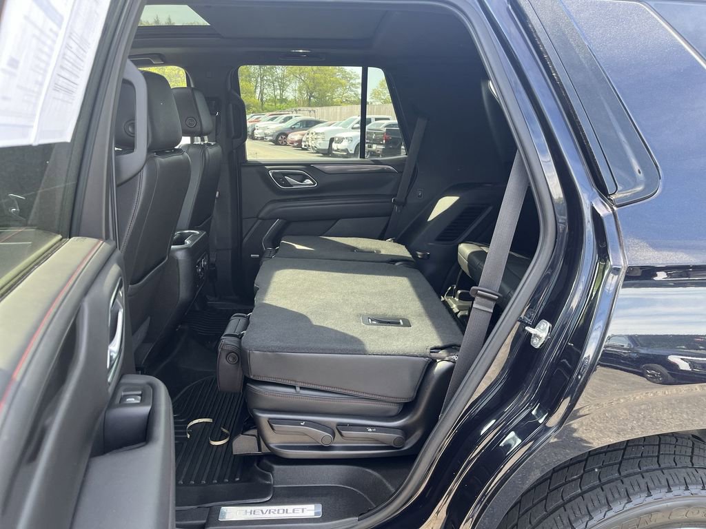 Used 2022 Chevrolet Tahoe RST w/ Luxury Package AWD/4WD image 4