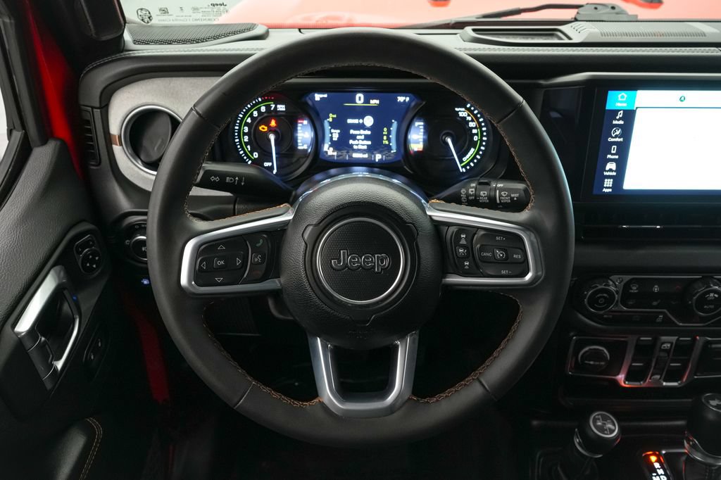 Used 2024 Jeep Wrangler Unlimited Sahara AWD/4WD image 15