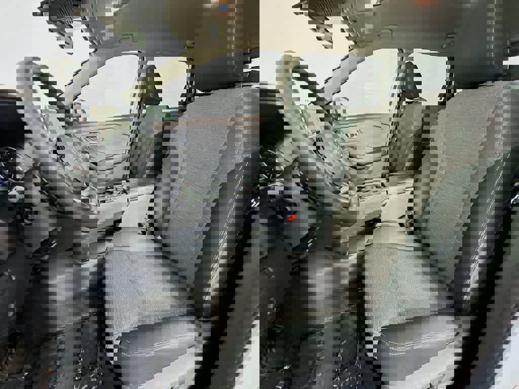 Used 2022 Nissan Rogue SV image 15