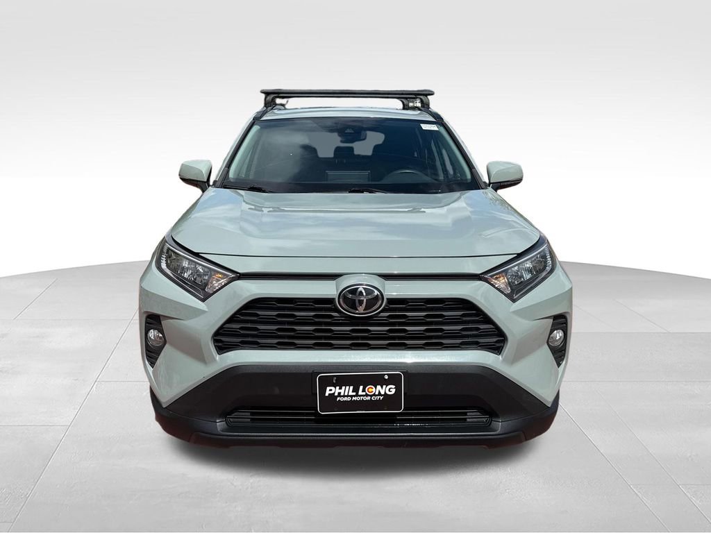 Used 2021 Toyota RAV4 XLE AWD/4WD image 2