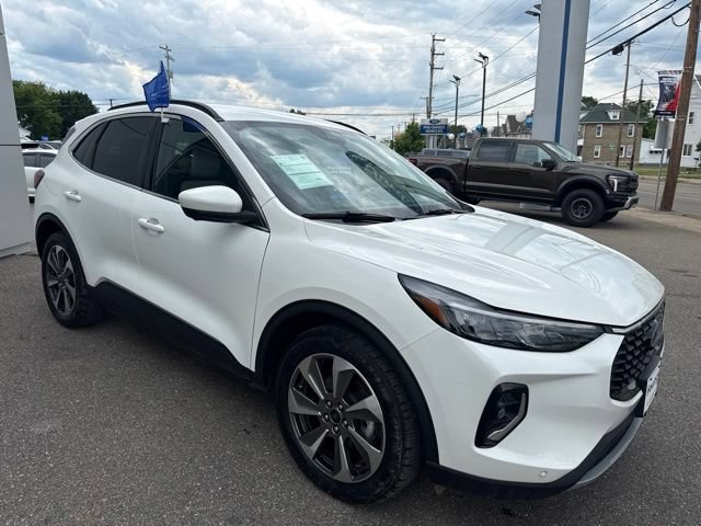 Certified 2023 Ford Escape Platinum AWD/4WD image 4
