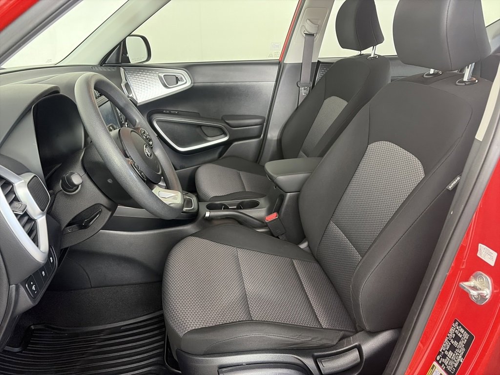 Used 2021 Kia Soul LX image 11