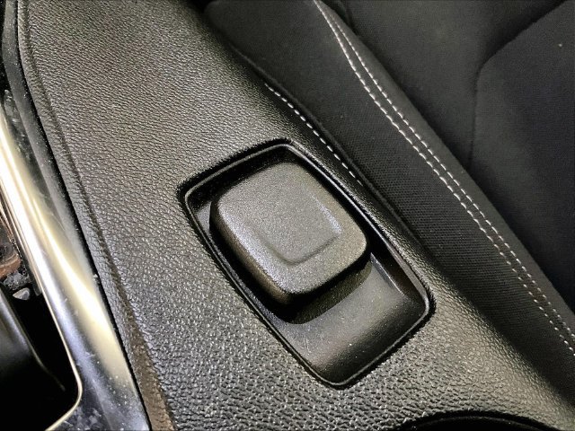 Used 2022 Chevrolet Camaro LT RWD image 31