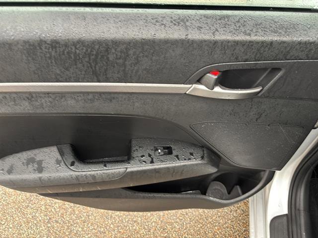 Used 2018 Hyundai Elantra SE w/ SE Connectivity Package 04 image 17