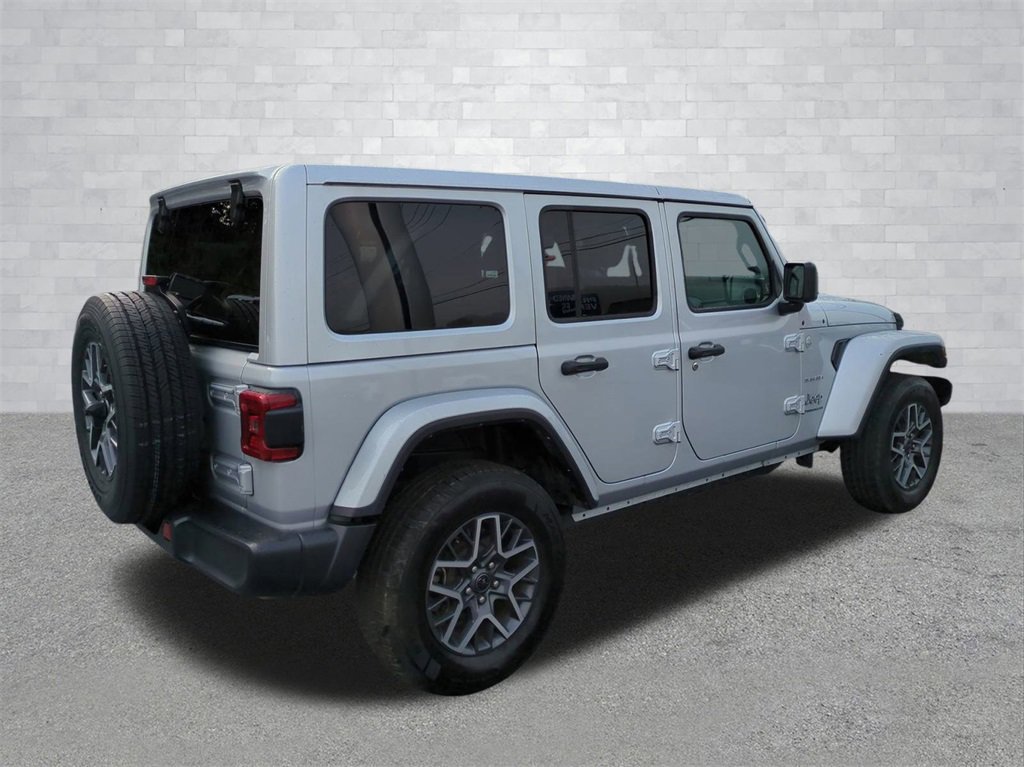 Used 2024 Jeep Wrangler Sahara image 5