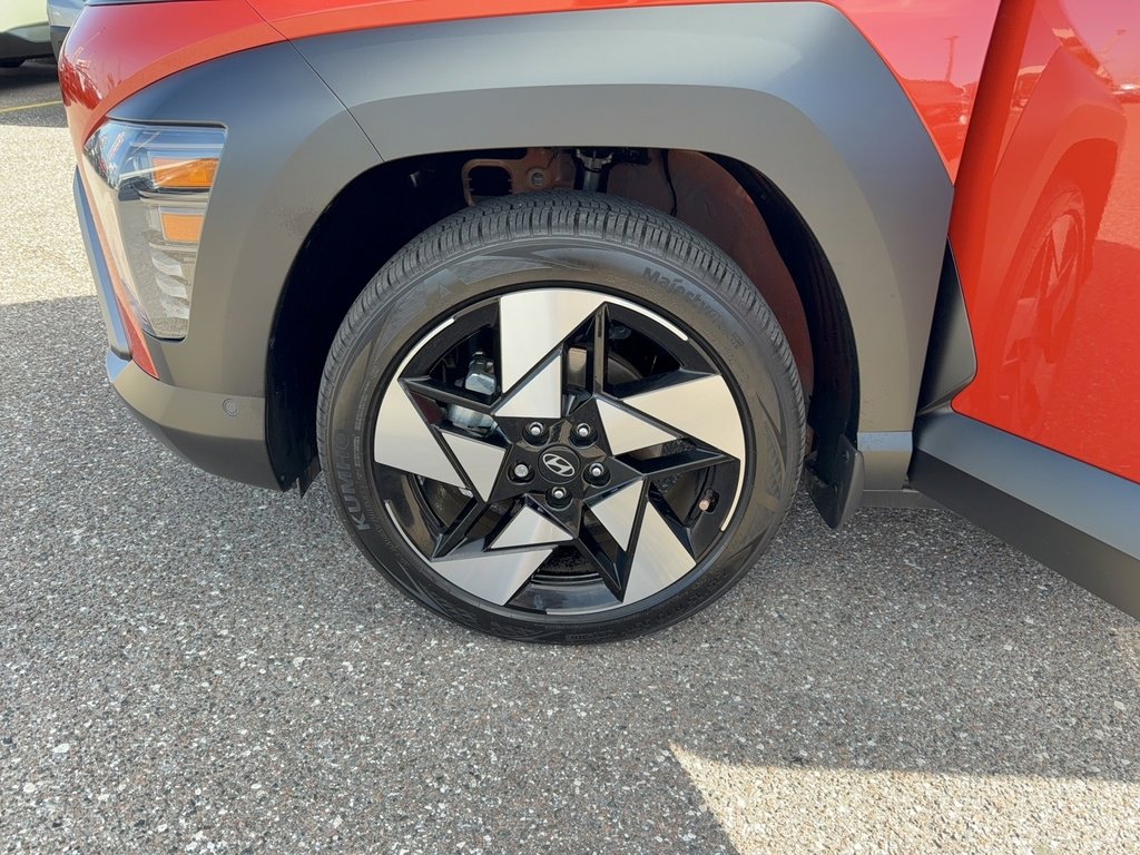 Used 2025 Hyundai Kona Limited image 35