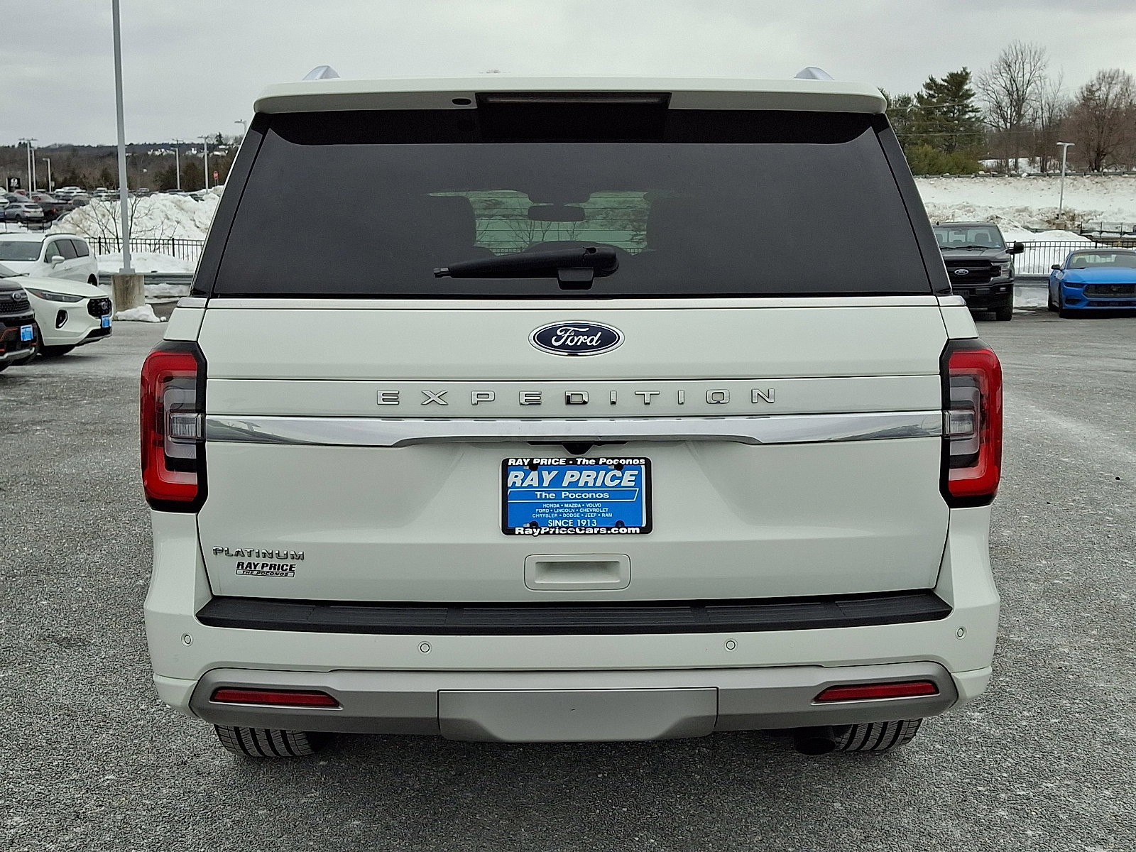 Certified 2023 Ford Expedition Platinum image 3