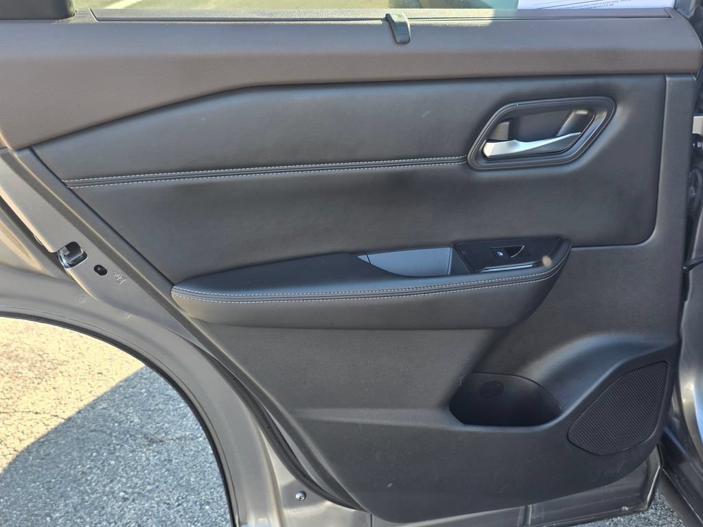 Used 2022 Nissan Rogue SV w/ SV Premium Package AWD/4WD image 24