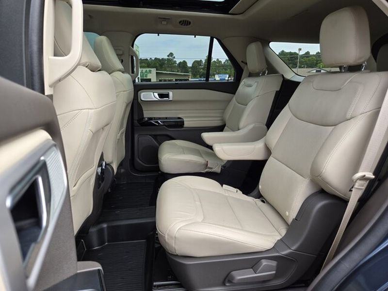 Certified 2022 Ford Explorer Platinum w/ Equipment Group 601A AWD/4WD image 13
