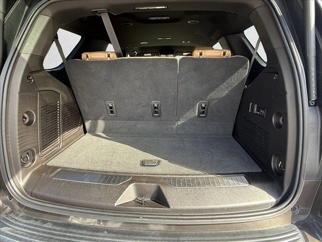 Used 2021 Chevrolet Tahoe Premier RWD image 6