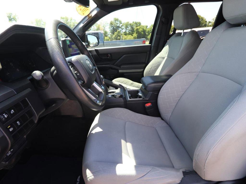 Used 2024 Toyota Tacoma SR5 w/ SR5 Upgrade Package AWD/4WD image 8