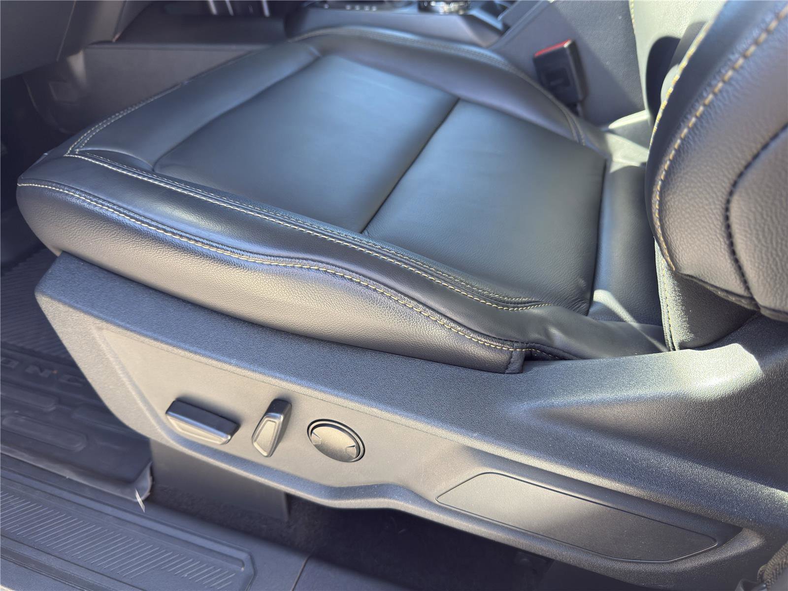 Certified 2025 Ford Bronco Badlands image 16