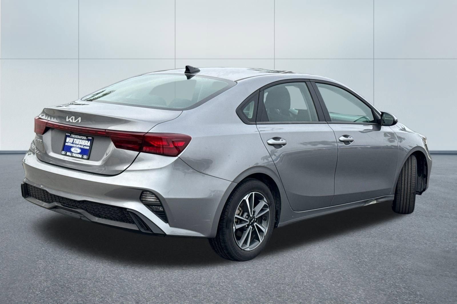 Used 2024 Kia Forte LXS FWD image 4