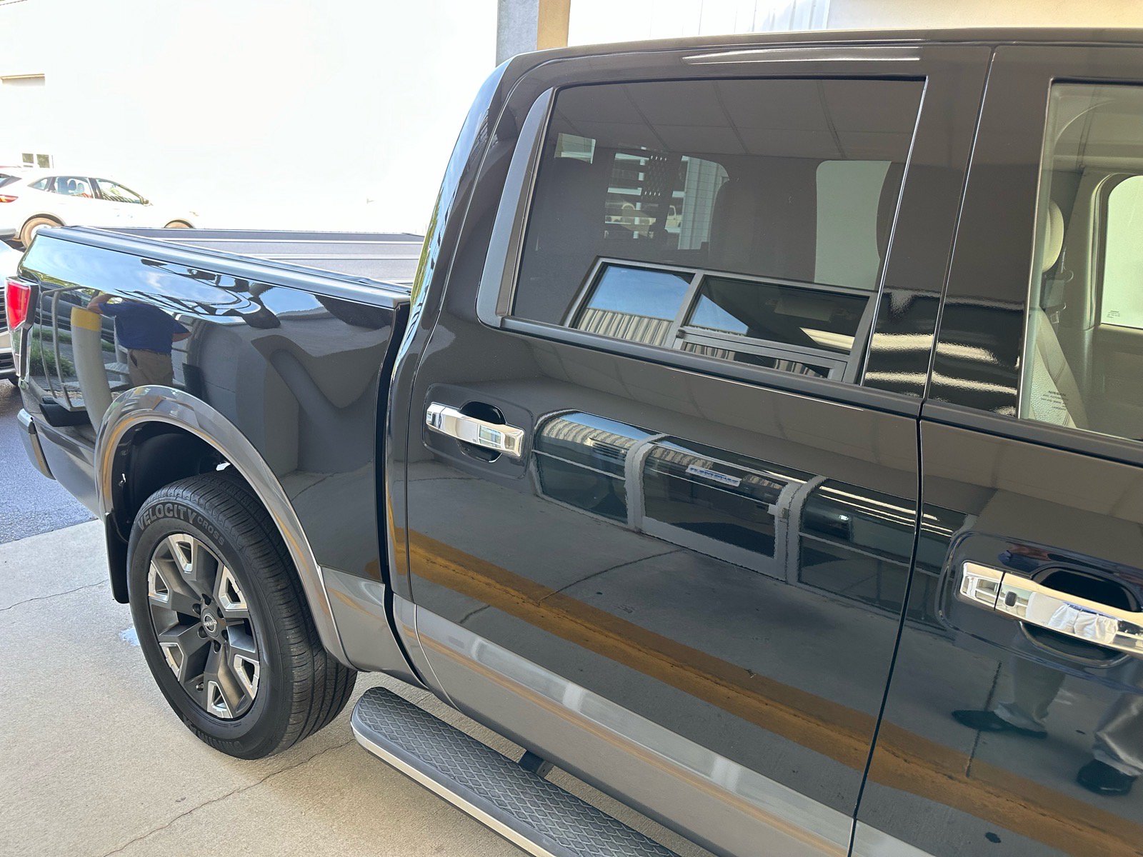 Used 2023 Nissan Titan Platinum Reserve w/ Moonroof Package AWD/4WD image 10