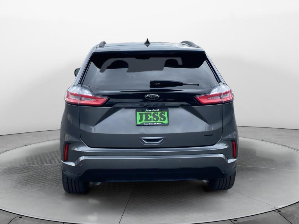 Certified 2022 Ford Edge SE w/ Black Appearance Package AWD/4WD image 5