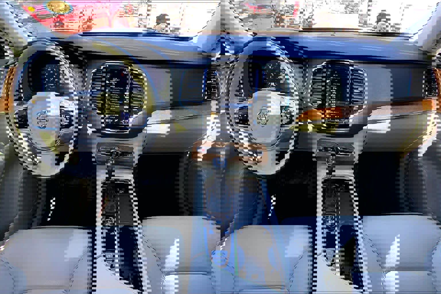 Used 2022 Volvo XC90 T6 Momentum w/ Advanced Package image 16