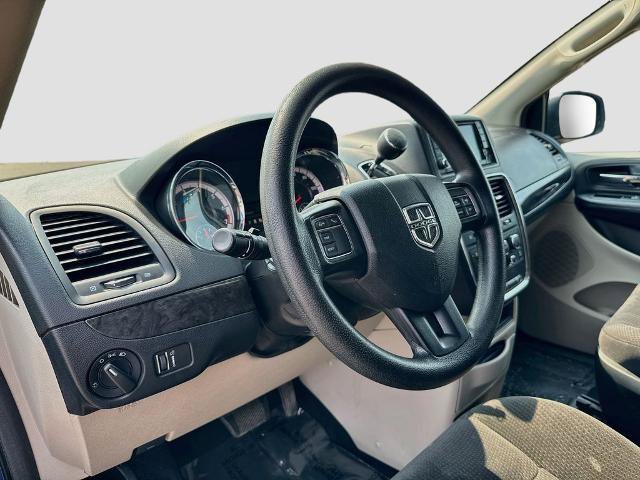 Used 2018 Dodge Grand Caravan SE w/ UConnect Hands-Free Group FWD image 9