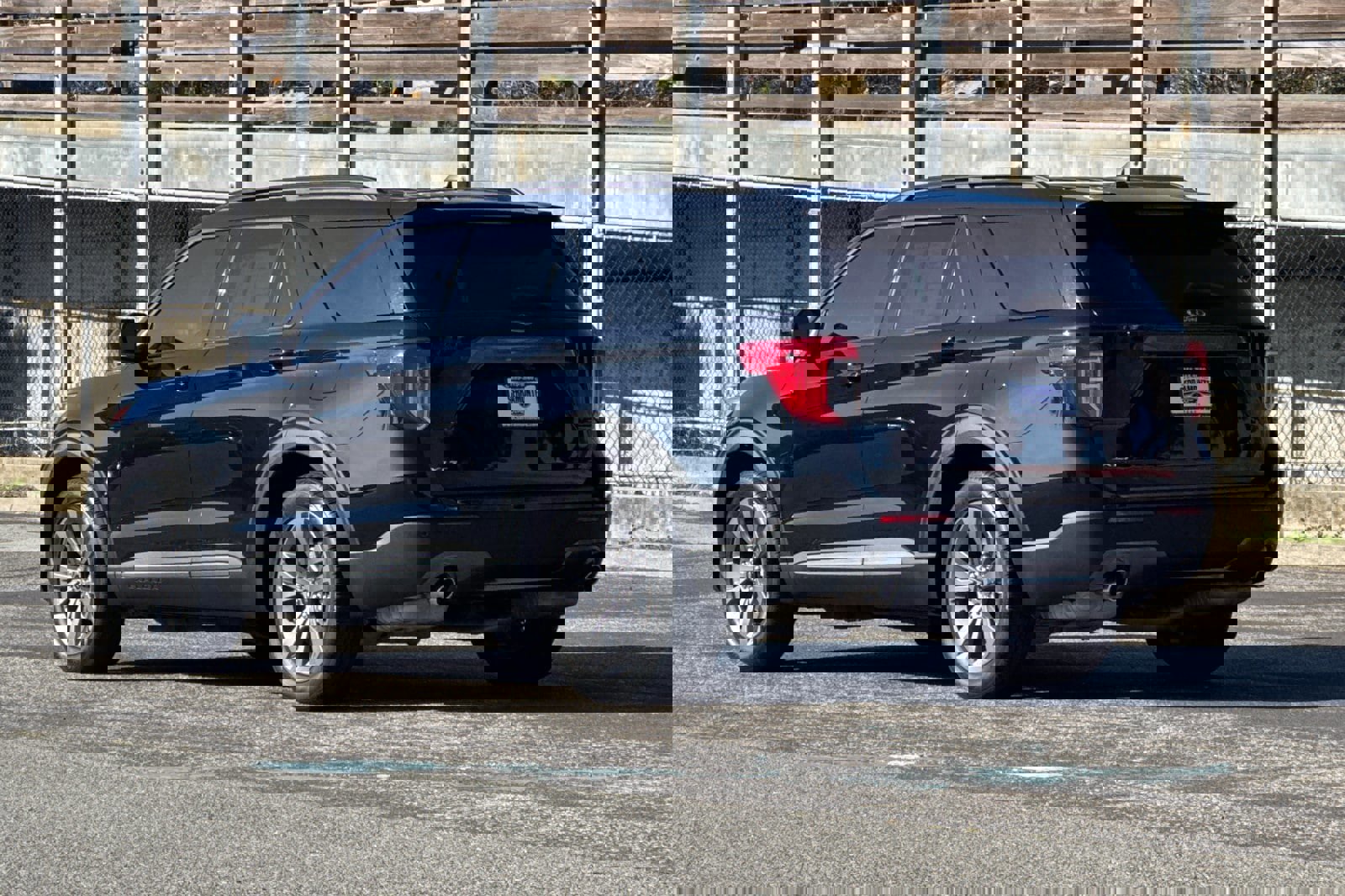 Certified 2022 Ford Explorer XLT w/ Equipment Group 202A image 6