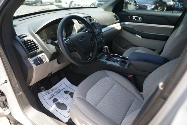 Certified 2018 Ford Explorer FWD image 8