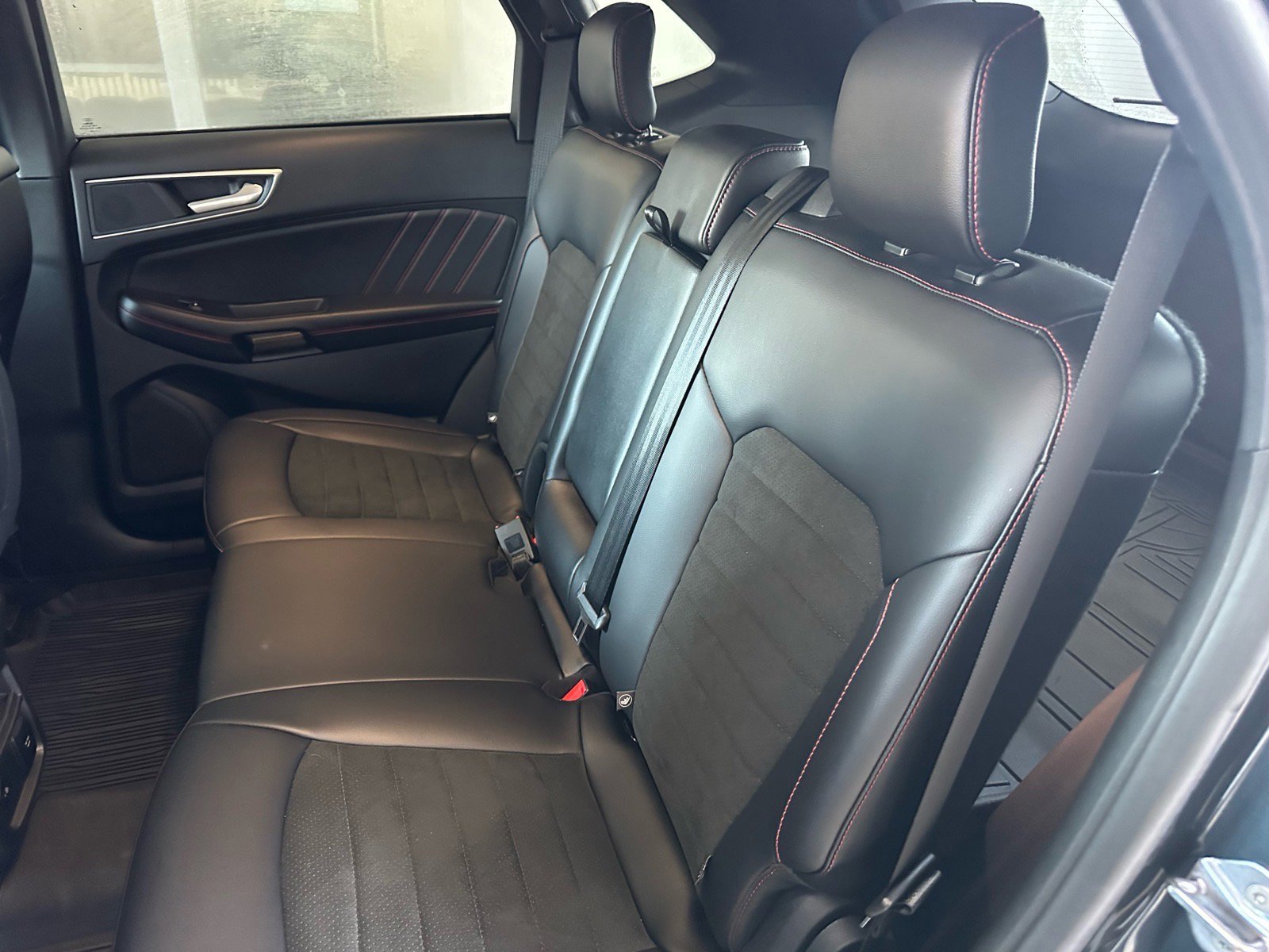 Certified 2024 Ford Edge ST-Line w/ Class II Trailer Tow Package image 22