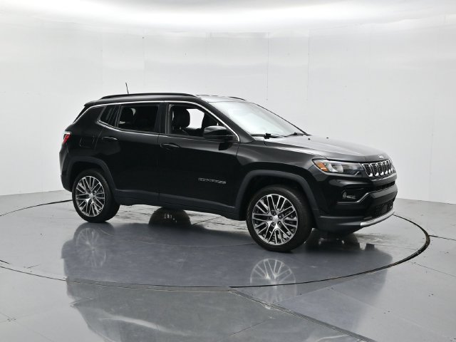 Used 2023 Jeep Compass Limited AWD/4WD image 3