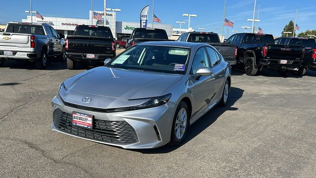 Used 2025 Toyota Camry LE image 8