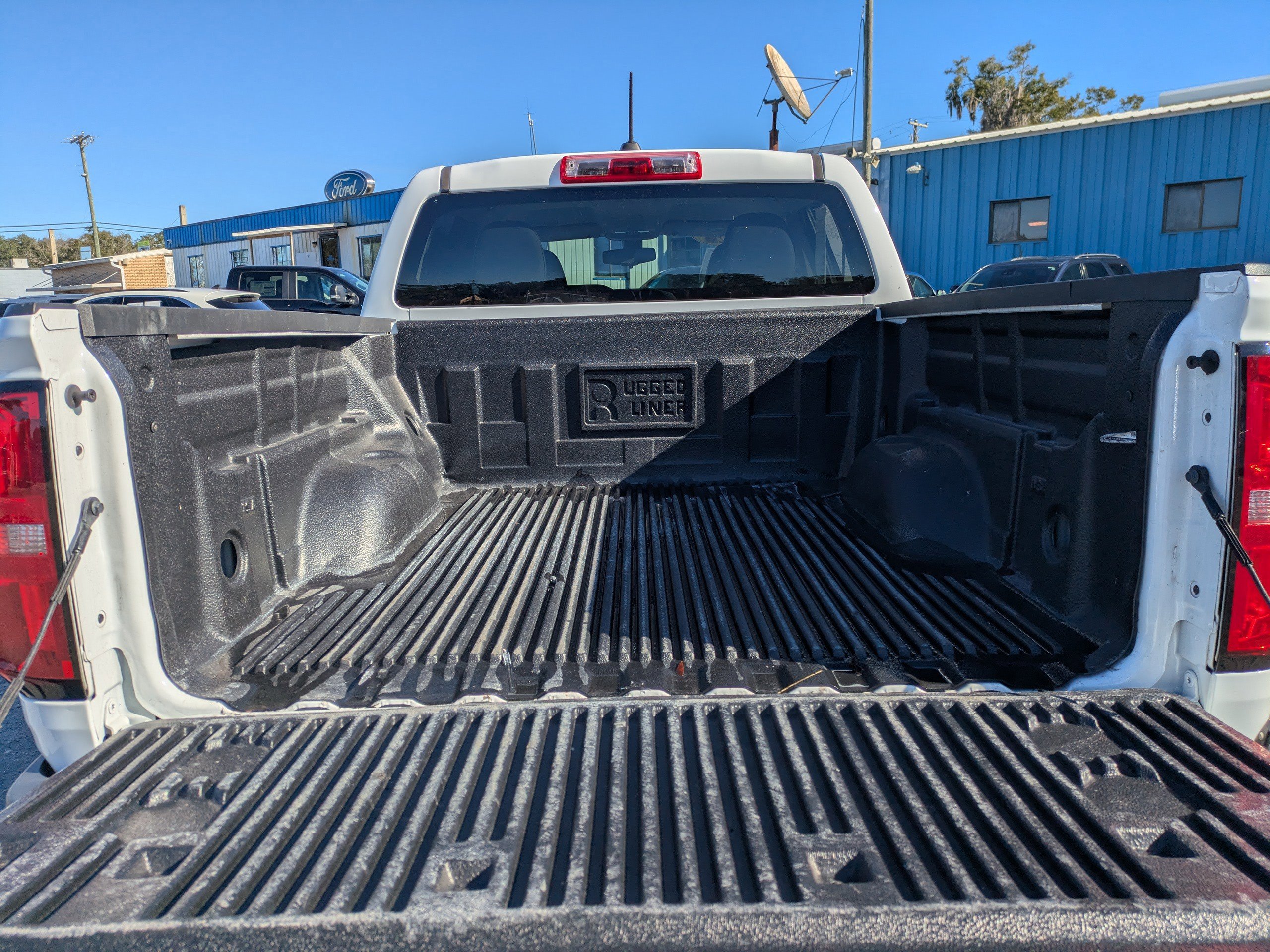 Used 2022 Chevrolet Colorado W/T w/ Custom Special Edition image 12