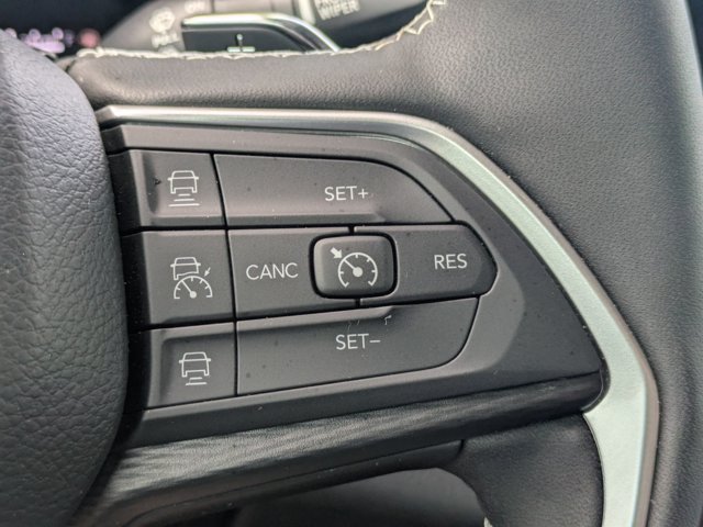 Used 2024 Jeep Grand Cherokee Altitude AWD/4WD image 17