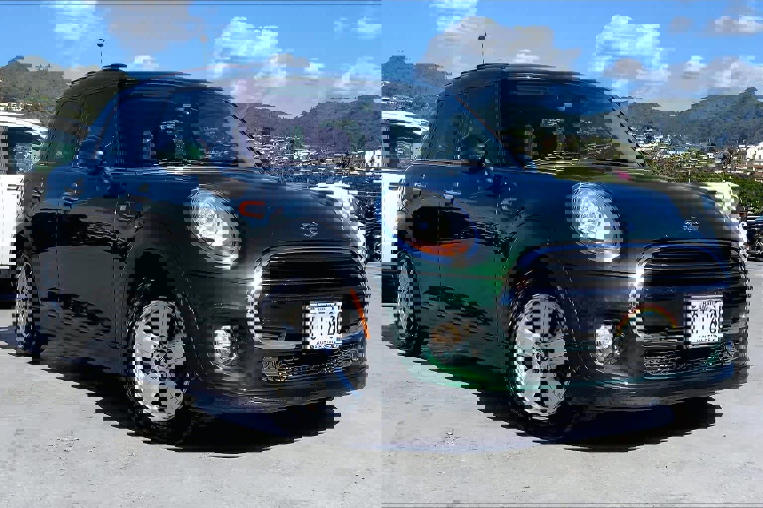 Used 2017 MINI Cooper 4-Door Hardtop image 21